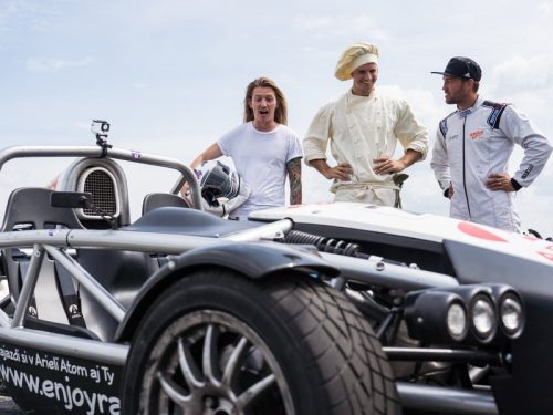 Jízda v Ariel Atom na okruhu