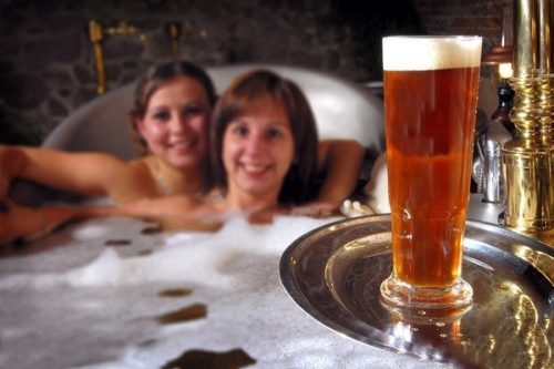 Relax v pivních lázních pro dva