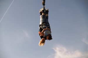 Bungee jumping až 110 metrů z jeřábu