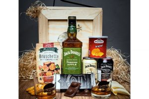 Dárek Dárková bedna s páčidlem pro muže s whiskey Jack Daniel’s Apple Celá ČR