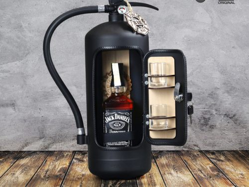 Dárek Hasicí bar s láhví alkoholu: Černý s dřevěnou výplní