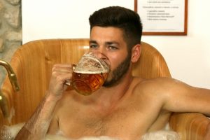 Pivní koupel s neomezenou konzumací piva Bernard Praha