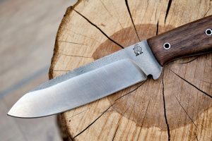 Dárek Ručně kovaný nůž Bushcraft
