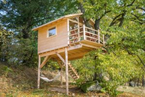 Ubytování v útulném treehouse - romantický pobyt pro dva