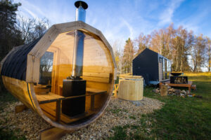 Glamping na pastvině pro dvě osoby - tinyhouse v jižních Čechách