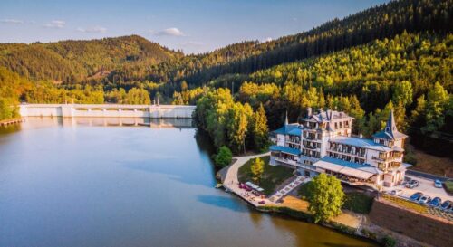 Golfový pobyt v 5* hotelu na břehu přehrady v Karlových Varech