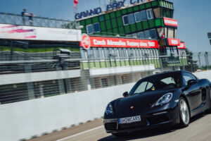 Zážitek Jízda v Porsche 718 Cayman na polygonu