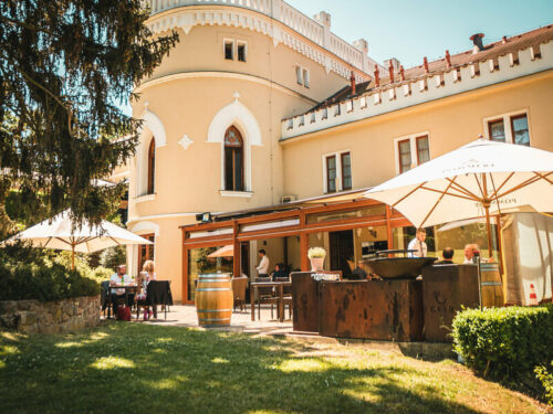 Zážitek Noc na zámku Chateau St. Havel + 4chodové menu pro 2