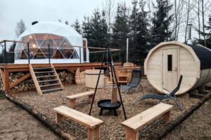 Zážitek Romantický glamping s wellness a adrenalinem v Krkonoších